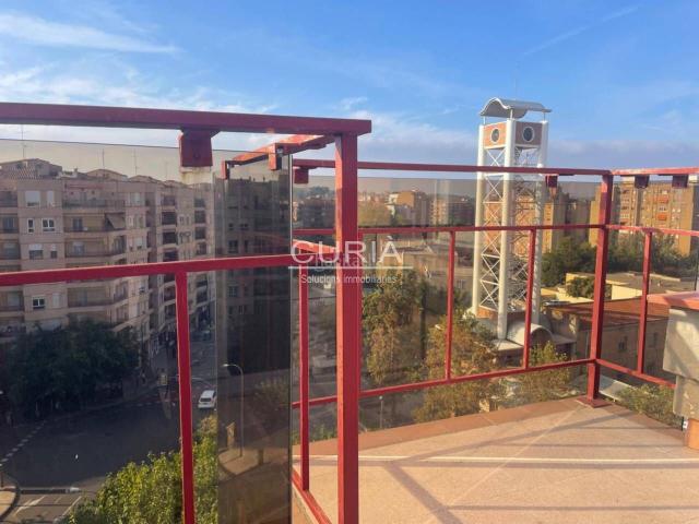 Ático en venta en Lleida, Instituts Universitat. SE VENDE SOLEADO ATICO DUPLEX A REFORMAR EN ZONA ALTA. Áticos.