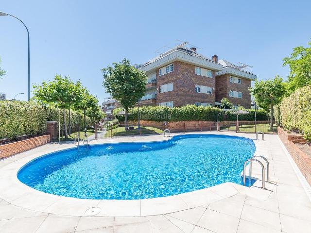 Ático en venta en Majadahonda, Monte el Pilar. Espectacular ático dúplex con 3 dormitorios y despacho en el corazón del Monte de El Pilar. Áticos.