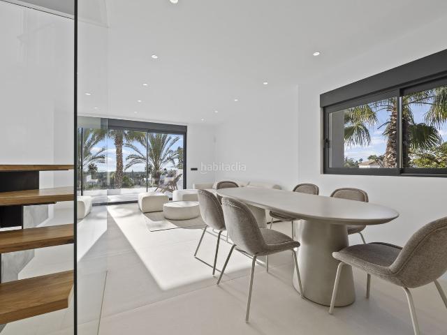 Ático en venta en Marbella, Casco Antiguo. Lujoso Ático de Obra Nueva con Vistas Panorámicas. Áticos.