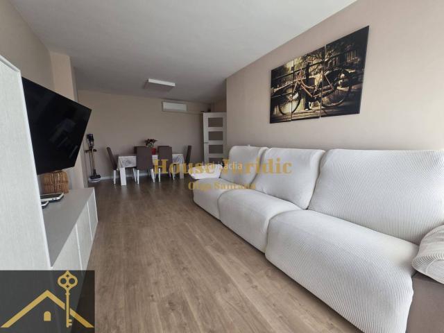 Ático en venta en Mataró, Camí de la Serra. EN EXCLUSIVA desde HOUSE JURIDIC Olga Santana presenta este magnífico ÁTICO EN CAMI DE LA SERRA EXTERIOR CON ASCENSOR, PARKING Y. Áticos.