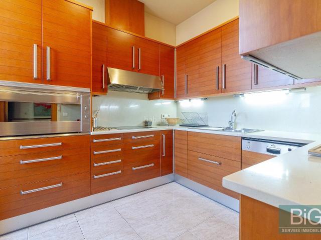 Ático en venta en Mataró, Centre. Ático dúplex Oportunidad en Mataró!. Áticos.