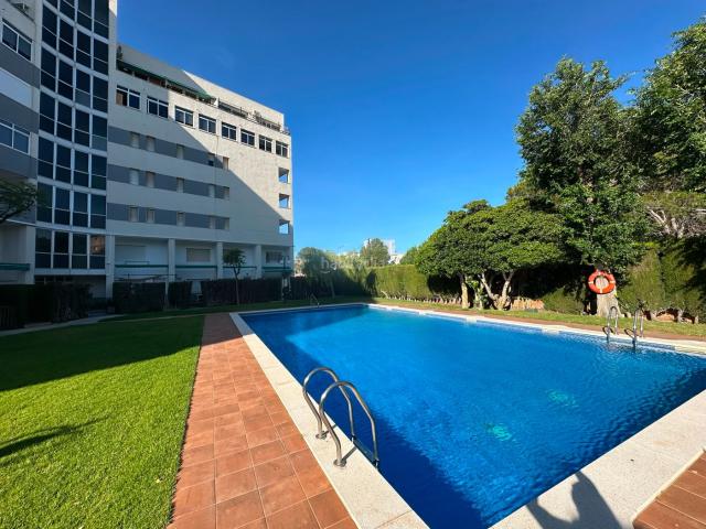 Ático en venta en Miami Platja, Passeig Marítim Costa Dorada. Espectacular Ático con licencia turística y vistas al mar, en Miami Playa!. Áticos Miami.