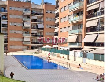 Ático en venta en Montornès del Vallès. Ático con parking y piscina. Áticos Montornès del.