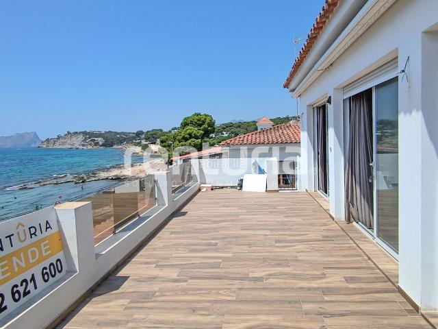 Ático en venta en Moraira, Pinar de Advocat Cometa. Espectacular Ático de 169 m² de concepto abierto, en primera línea de playa en Moraira. Áticos.