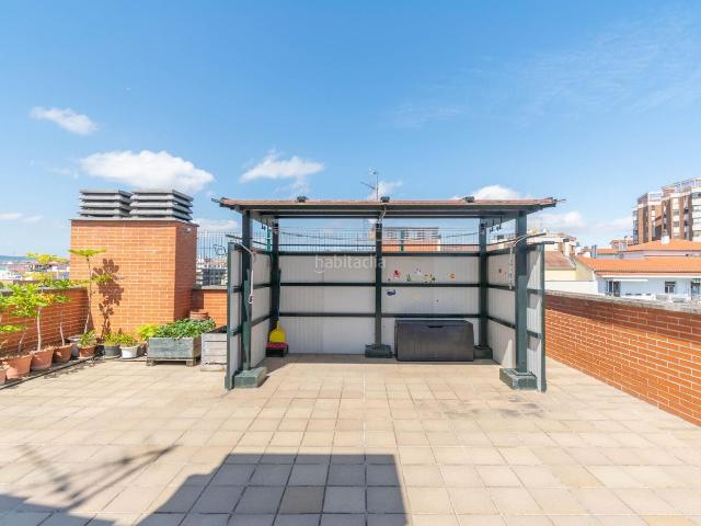 Ático en venta en Pamplona Iruña, Milagrosa. Excepcional ático con vistas 2 hab 1 baño centro Pamplona. Áticos Pamplona.