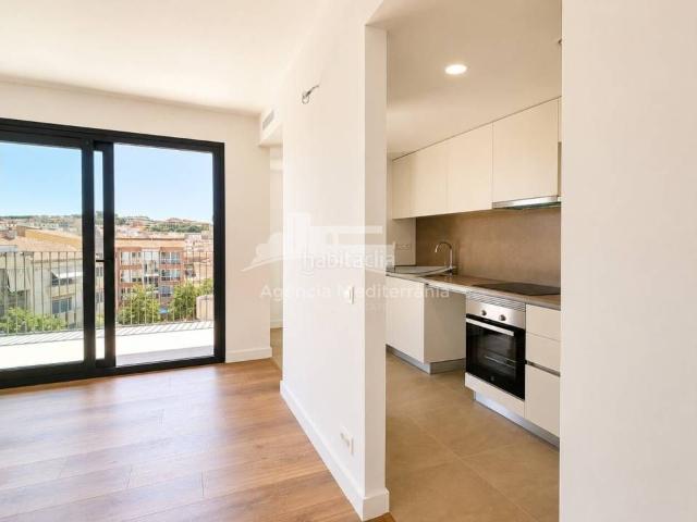 Ático en venta en Palamós, Avinguda Catalunya Costa Brava. ÁTICO DE OBRA NUEVA CON GRAN TERRAZA, PISCINA Y PARKING XL OPCIONAL A 250 METROS DE LA PLAYA. Áticos.