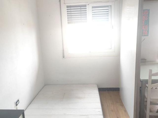 Ático en venta en pasaje Dels Garrofers, Barcelona, de 75 m² 3 habitaciones por 315.000