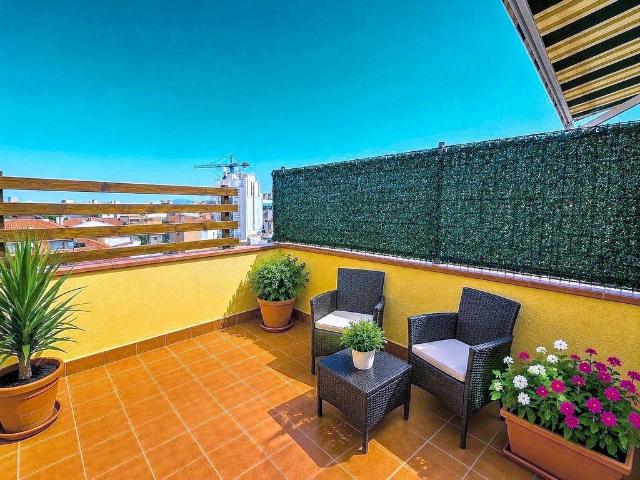 Ático en venta en plaza De la Sardana, Pineda de Mar, de 94 m² 3 habitaciones por 298.000