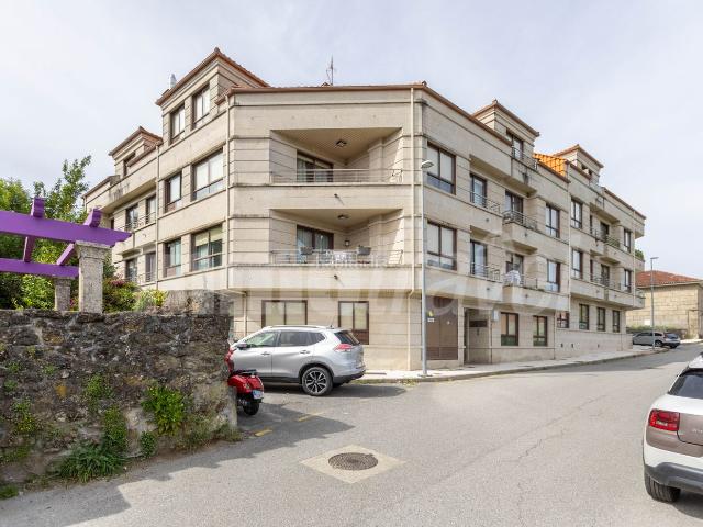 Ático en venta en Poio, San Salvador Caeira. Fantástico ático de 3 dormitorios a 3 minutos de Pontevedra capital. Áticos.