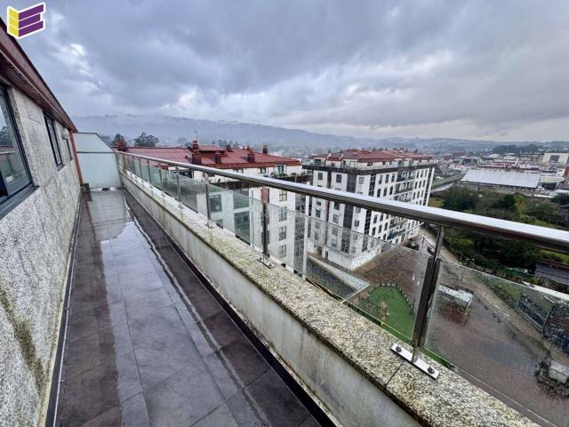 Ático en venta en Porriño O. Ático con terraza de 3 habitaciones y 2 baños. Plaza de garaje y bodega. Áticos Porriño.