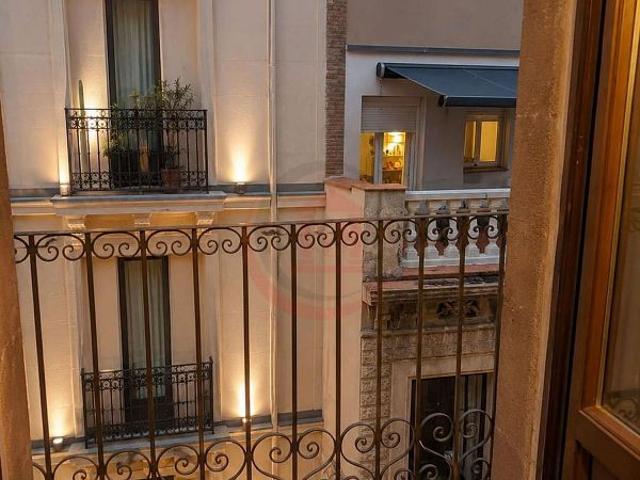 Ático en venta en plaza De Catalunya, Barcelona, de 80 m² 2 habitaciones por 439.000