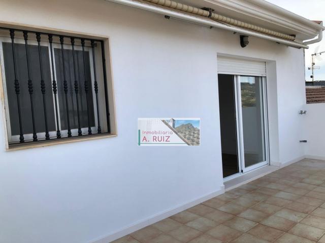 Ático en venta en Priego de Córdoba. ÁTICO REFORMADO CON AMPLIA TERRAZA. Áticos Priego de.