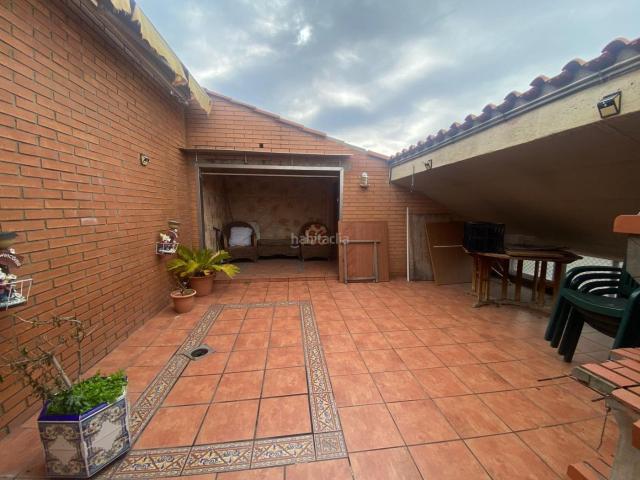 Ático en venta en Ripollet, Sant Andreu Gassó Vargas. Amplio dúplex en Ripollet 4 habitaciones, con terraza y parking incluido. Áticos.