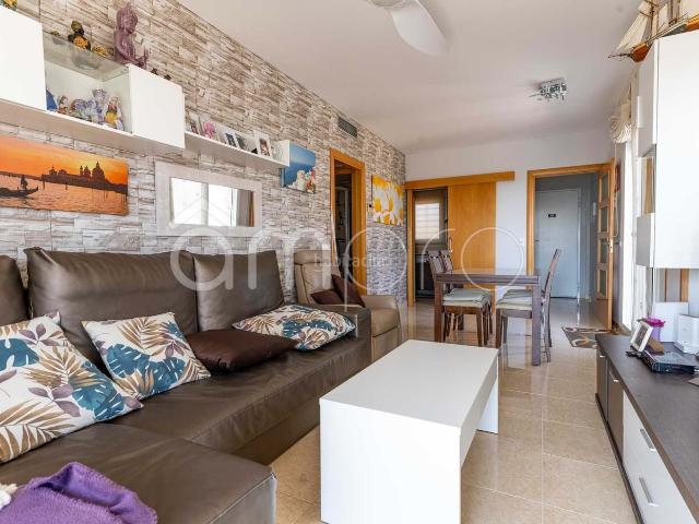 Ático en venta en Roda de Barà Costa Dorada. Altura piso 3º, ático superficie total 173 m, superficie útil 173 m, habitaciones dobles 3, 2 baños, aire acondicionado frío y cal. Áticos Roda de.