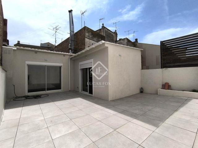 Ático en venta en Sant Just Desvern, Centre. Fantástico piso ático reformado de 140m2 con terraza de 45m2 y 3 dormitorios dobles, en Sant Just Desvern centro. Áticos Sant Just.