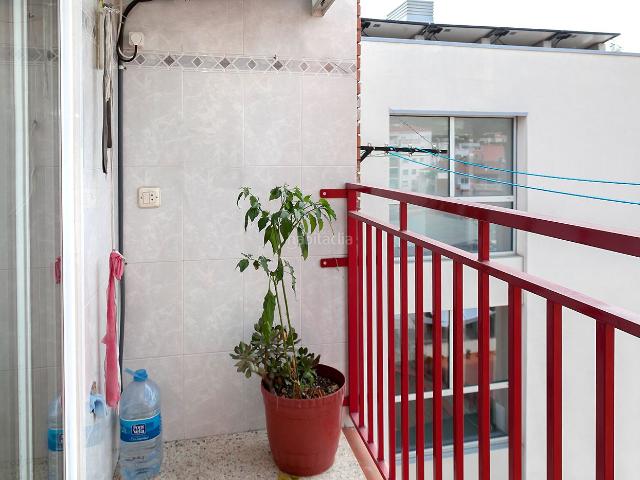Ático en venta en Santa Coloma de Gramenet, Centre. Ático con ascensor y balcón en pleno centro de Santa Coloma de Gramenet. Áticos Santa Coloma de.