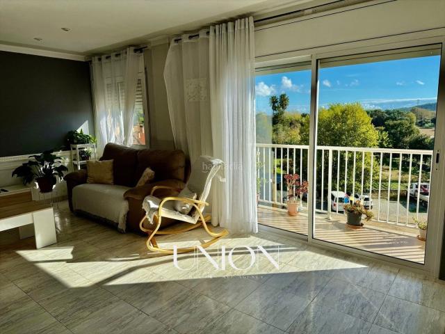 Ático en venta en Santa Cristina d´Aro, Santa Cristina Poble. Ático muy amplio en el centro. Áticos Santa Cristina.