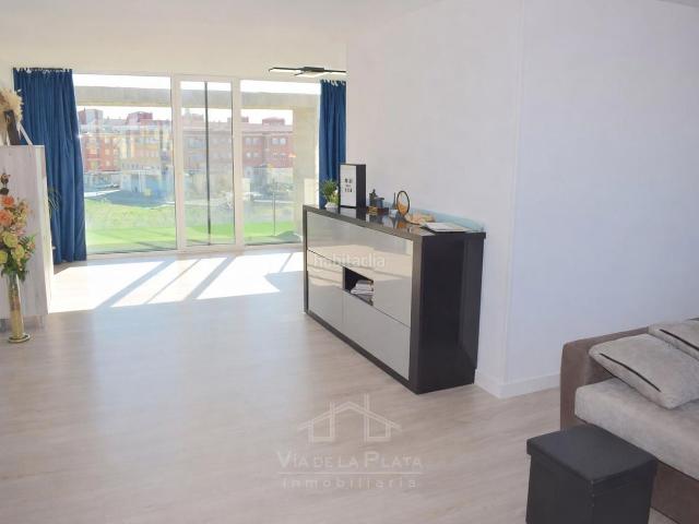 Ático en venta en Santa Marta de Tormes. Ático en venta en Santa Marta con terraza de 80 m, piscina privada y 2 garajes. Áticos Santa Marta de.