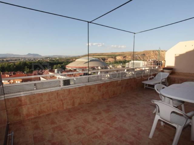 Ático en Venta en San Millán Ayuntamiento
