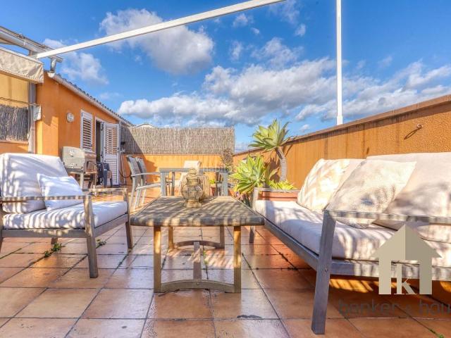 Ático en venta en Sabadell, Centre. Atico duplex con terraza de 40m vistas panoramicas, 3hab, 2 baños, parking. Áticos.