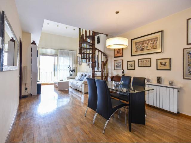 Ático en venta en Sabadell, Creu Alta. Ático Dúplex exclusivo con gran terraza de 50 m, parking de 50 m y vistas despejadas en Sabadell. Áticos.