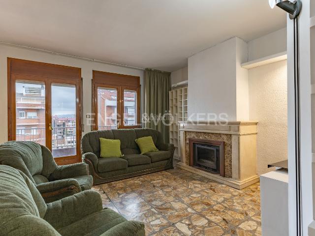 Ático en venta en Sabadell, Eixample. Piso con terraza cerca de la Rambla. Áticos.