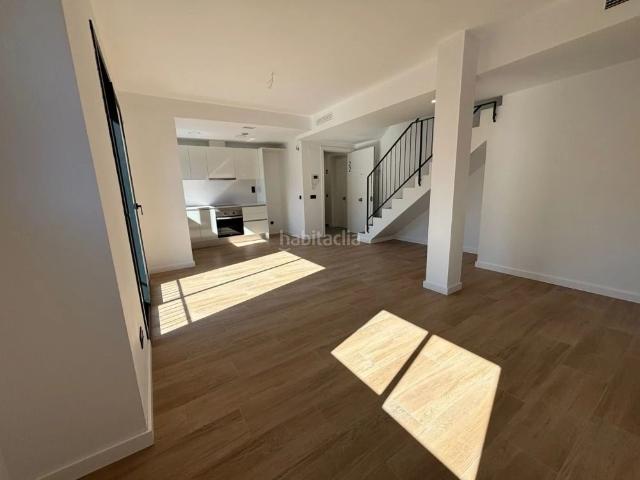 Ático en venta en Sabadell, Hostafrancs. ÁTICO DÚPLEX ZONA CENTRO DE SABADELL, 112 m2, 3 HAB 2 BAÑOS, BUHARDILLA, TERRAZA DE 43 m2. Áticos.