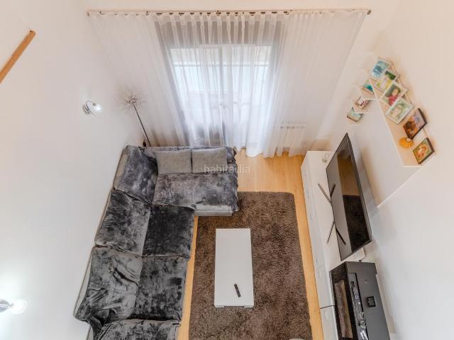 Ático en venta en Salt, Veïnat. SE VENDE ÁTICO DÚPLEX CON PISCINA COMUNITARIA Y GARAJE EN SALT!. Áticos.