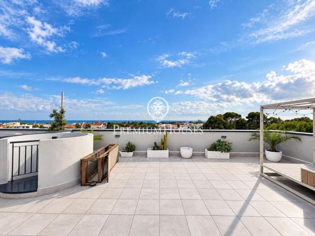 Ático en venta en Sitges, Can Girona Terramar Vinyet Costa Dorada. Ático con vistas despejadas en el Vinyet. Áticos.