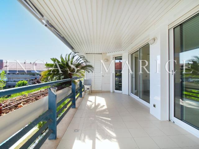 Ático en venta en Sitges, Can Girona Terramar Vinyet Costa Dorada. ÁTICO DUPLEX EN PARC DE MAR SITGES. Áticos.