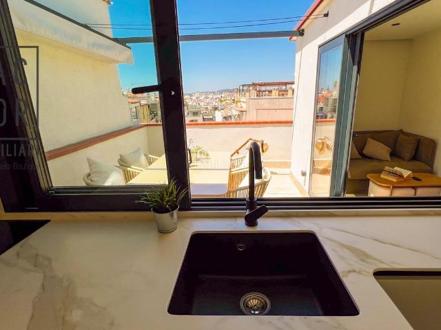 Ático en venta en Sitges, Aiguadolç Sant Sebastià Costa Dorada. Ático con encanto en venta zona Sant Sebastiá Tu refugio ideal en Sitges. Áticos.