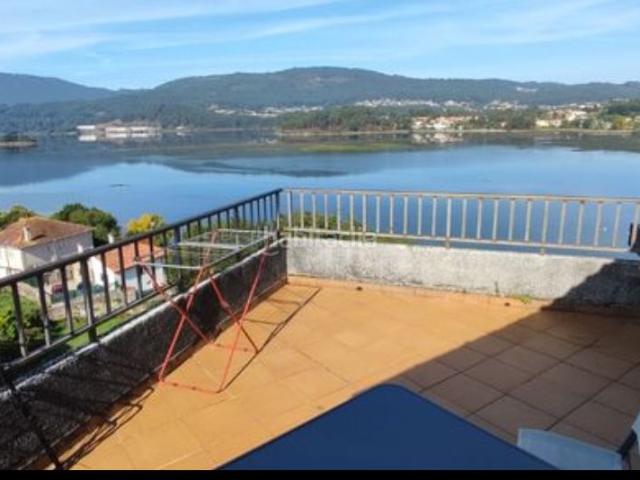 Ático en venta en Soutomaior. Ático a pie de playa en Arcade. Áticos.