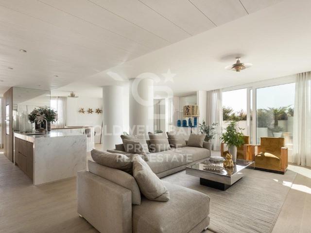 Ático en venta recientemente renovado en Santa Caterina i la. 250m² Barcelona