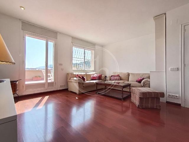 Ático en alquiler en avenida De Vallcarca, Barcelona, de 148 m² 4 habitaciones por 2.595