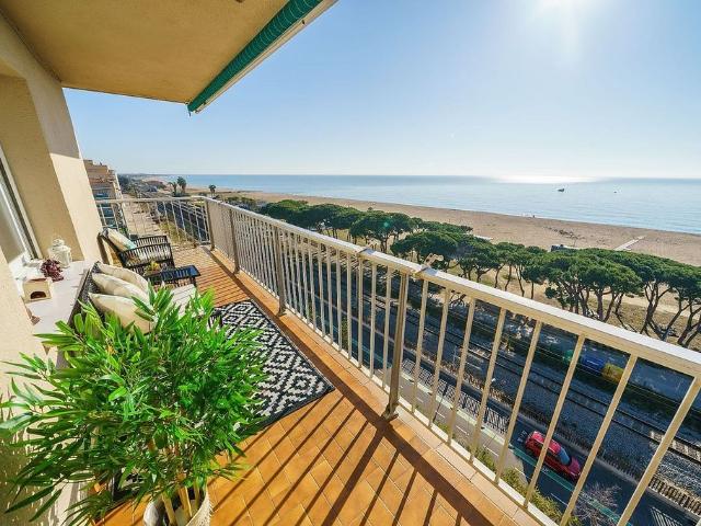 Ático en alquiler en avenida Països Catalans, Malgrat de Mar, de 57 m² 2 habitaciones por 850