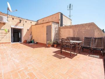 Ático en alquiler en calle Badia, Barcelona, de 58 m² 2 habitaciones por 1.179