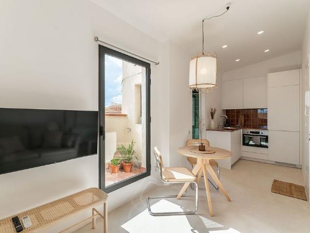 Ático en alquiler en calle D'alcanar, Barcelona, de 38 m² 1 habitación por 1.500