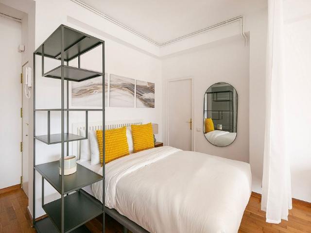Ático en alquiler en calle De Floridablanca, Barcelona, de 32 m² por 1.600