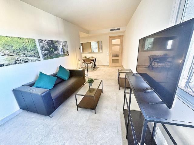 Ático en alquiler en calle De Joan Güell, Barcelona, de 60 m² 2 habitaciones por 1.251