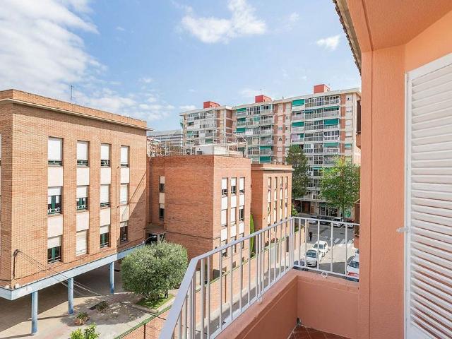 Ático en alquiler en calle De la Travessera, Cornellà de Llobregat, de 90 m² 3 habitaciones por 1.545