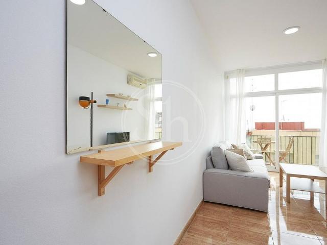 Ático en alquiler en calle De la Mare de Déu del Coll, Barcelona, de 49 m² 3 habitaciones por 1.750