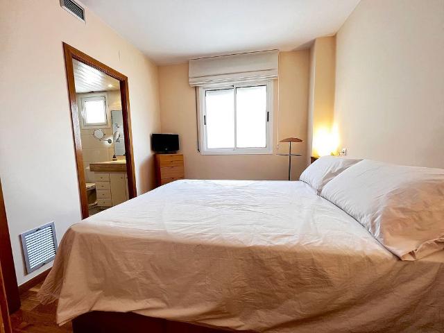 Ático en alquiler en calle De L'equador, Barcelona, de 72 m² 2 habitaciones por 1.800