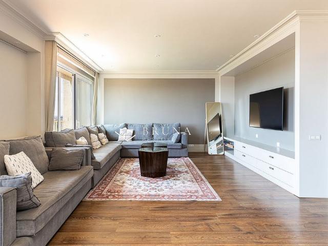 Ático en alquiler en calle De Manuel Ballbè, Barcelona, de 210 m² 5 habitaciones por 5.700