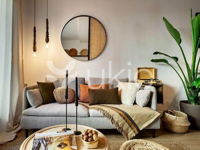 Ático en alquiler en calle De Martínez de la Rosa, Barcelona, de 66 m² 1 habitación por 2.290