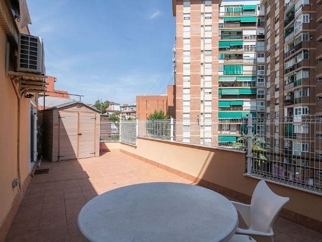 Ático en alquiler en calle De Mossèn Andreu, Cornellà de Llobregat, de 101 m² 3 habitaciones por 1.650