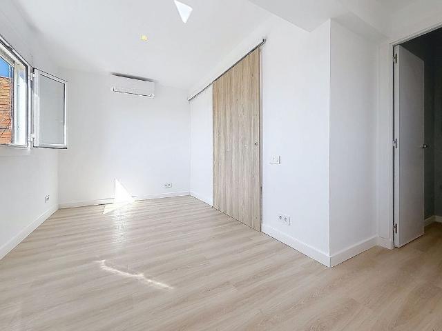 Ático en alquiler en calle De Ramon Miquel i Planas, Barcelona, de 25 m² 1 habitación por 1.450