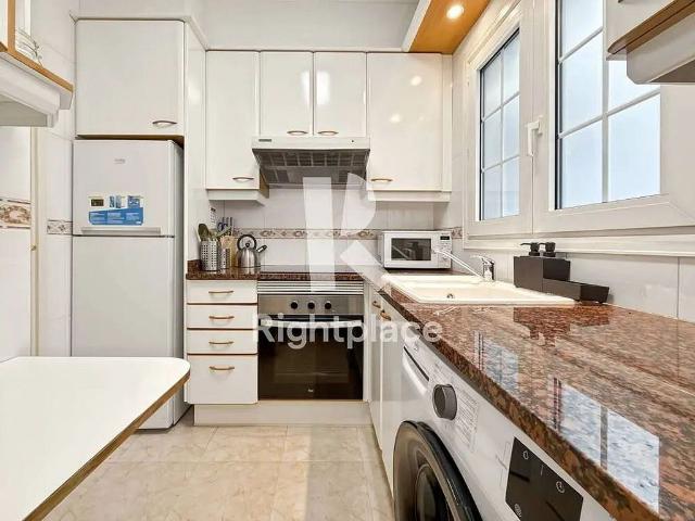 Ático en alquiler en calle De Rafael Batlle, Barcelona, de 63 m² 2 habitaciones por 1.346