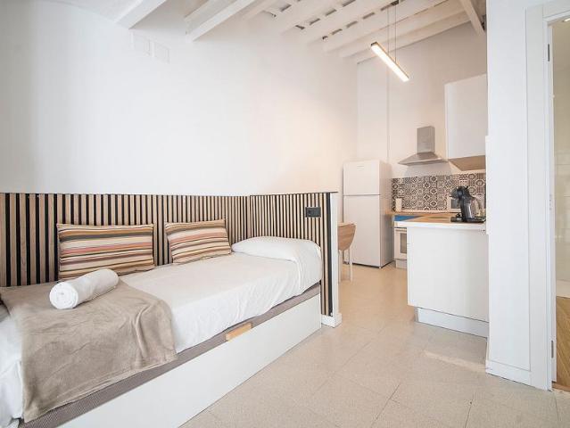 Ático en alquiler en calle De Santa Anna, Tarragona, de 50 m² por 650