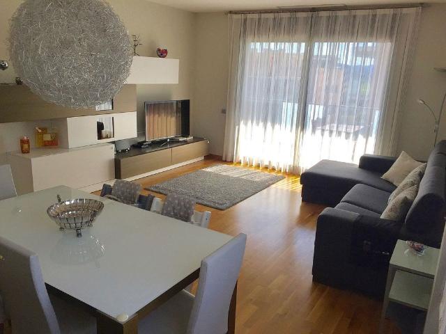 Ático en alquiler en calle D'isidre Margenat, Sant Cugat del Vallès, de 106 m² 4 habitaciones por 2.513