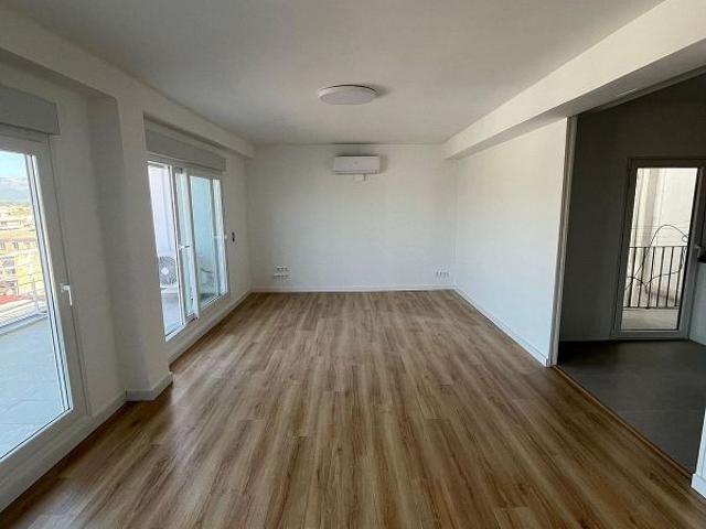 Ático en alquiler en calle Miguel de Cervantes, Tortosa, de 100 m² 4 habitaciones por 1.000